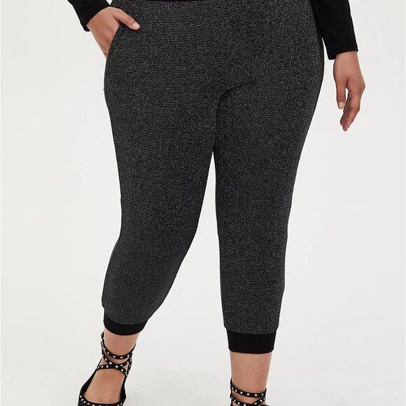 🆕 Torrid Relaxed Fit Jogger - Shimmer Black Plus 4X - Picture 5 of 5